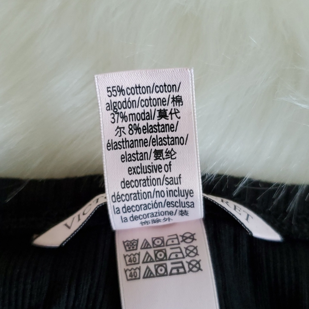 VICTORIA'S SECRET SLEEP SHORT SIZE S - Picture 5 of 6